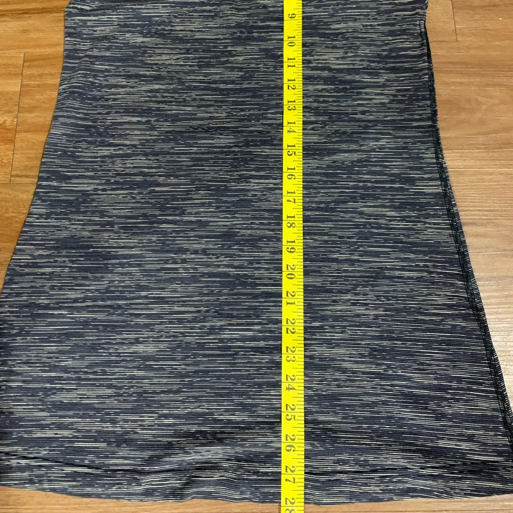 Lululemon Women’s Racerback Tank Top size 10 - Picture 5 of 6